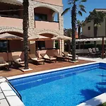 فندق مبيت وإفطار Breakfast & Bed Anita 3*