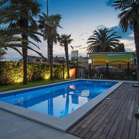 B&B Bed & Breakfast Villa Anita 3*