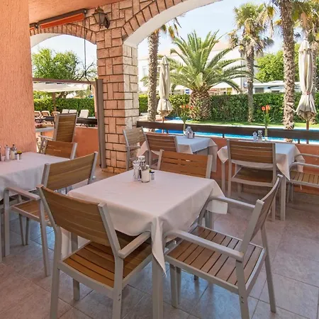 B&B Bed & Breakfast Villa Anita 3*