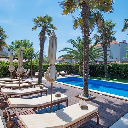 לינה וארוחת בוקר Bed & Breakfast Villa Anita מדולין