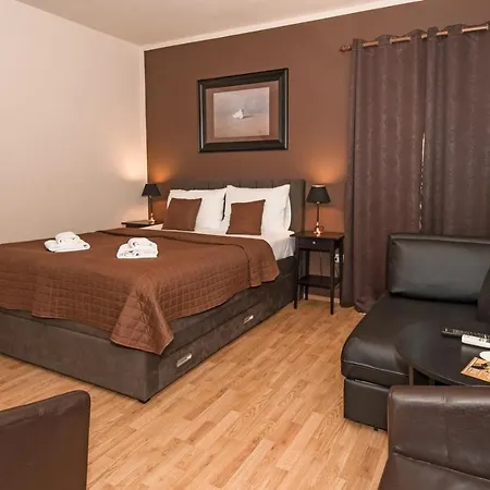 Bed & Breakfast Villa Anita B&B 메덜린