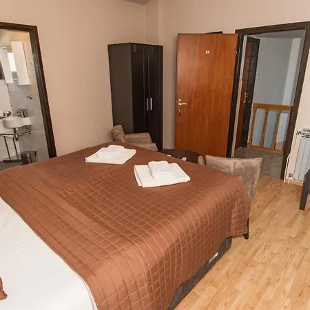 Bed & Breakfast Villa Anita 3* 메덜린
