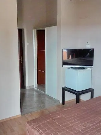 Bed & Breakfast Villa Anita B&B 메덜린