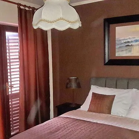 Bed & Breakfast Villa Anita לינה וארוחת בוקר